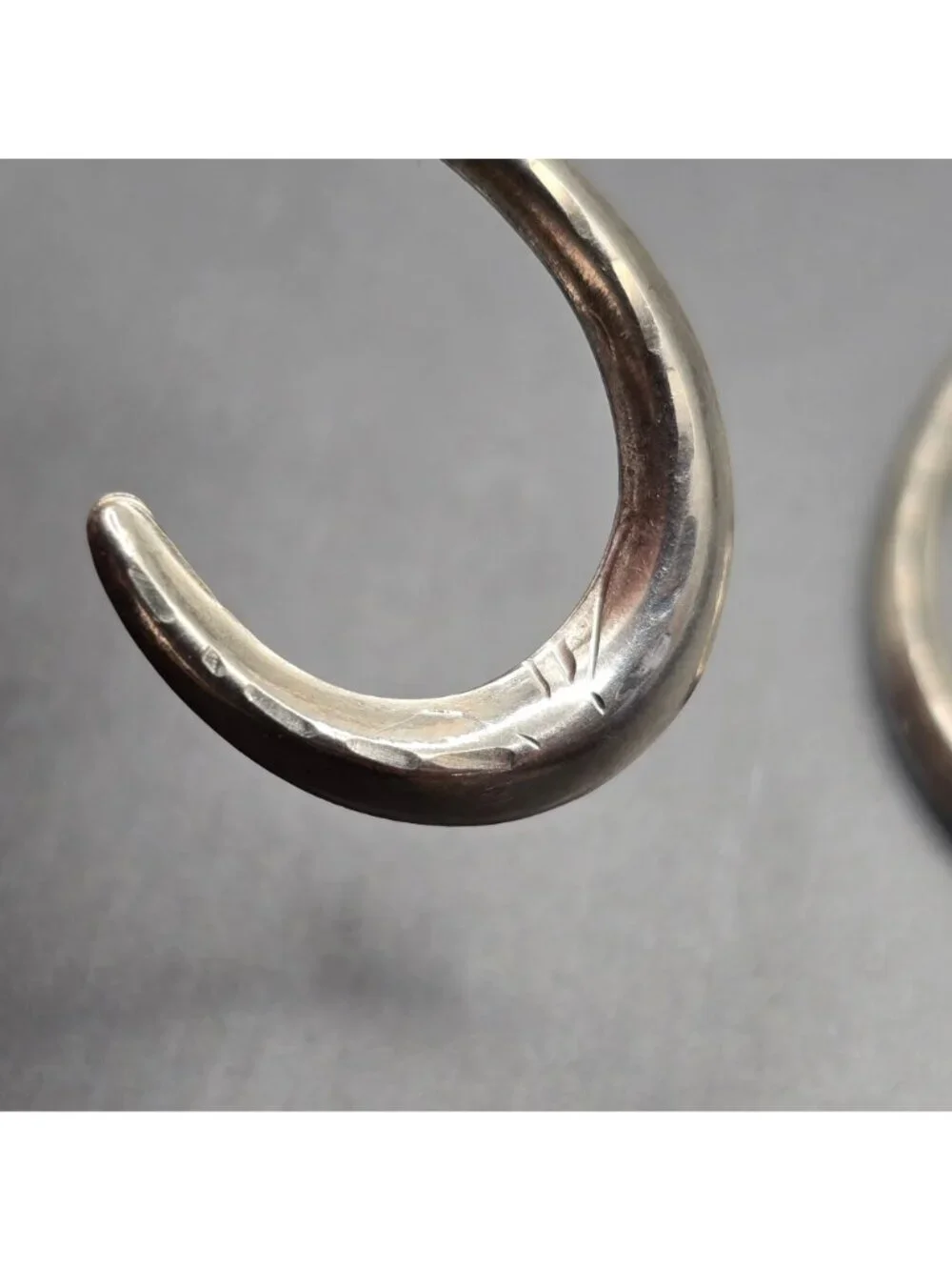 Vintage Sterling Silver Etched J Hoop Earrings Puffy Tapered Dangle 1.25" - Picture 11 of 11